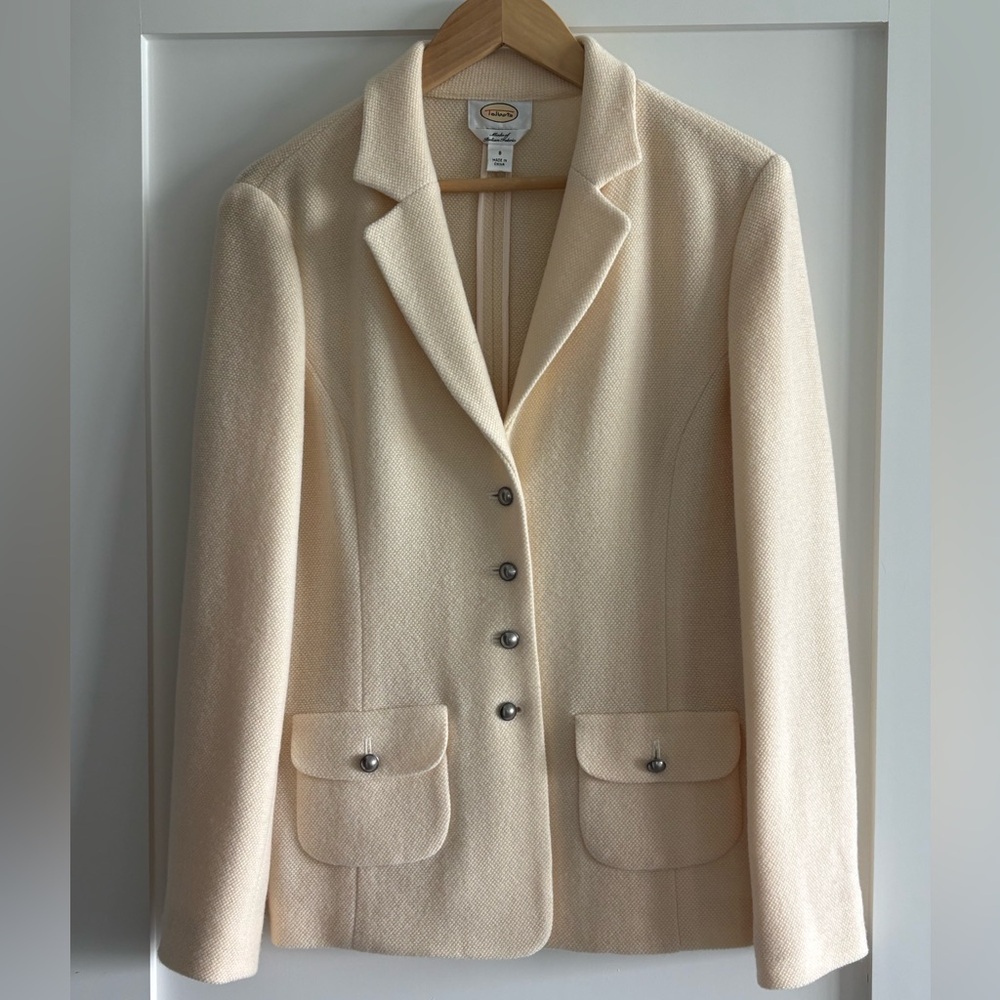 TALBOTS SIZE 8 100 percent WOOL BLAZER WITH SILVER BUTTONS
